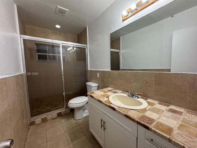 65 Bentley Dr, Miami Springs, FL 33166