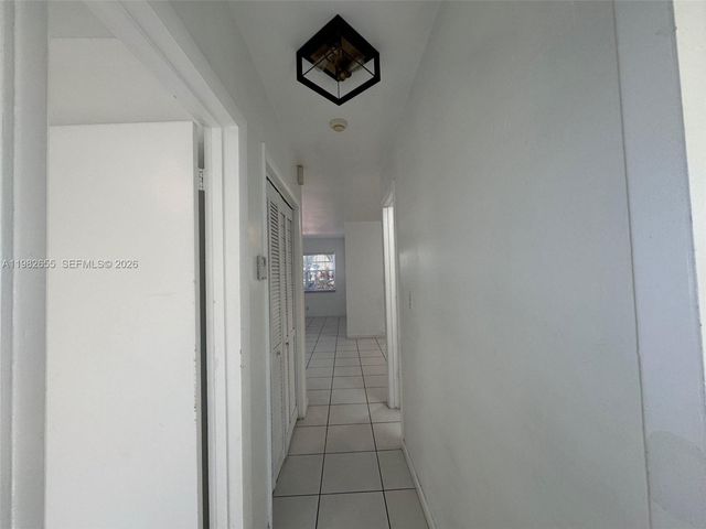 65 Bentley Dr, Miami Springs, FL 33166