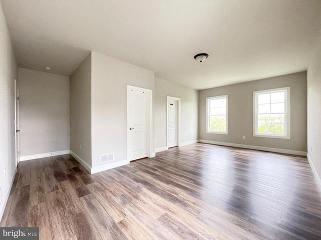 106 TREE TOP LN, Middletown, PA 17057