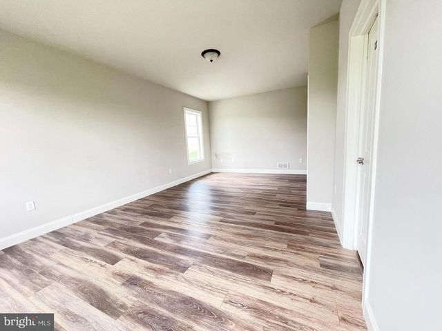 106 TREE TOP LN, Middletown, PA 17057