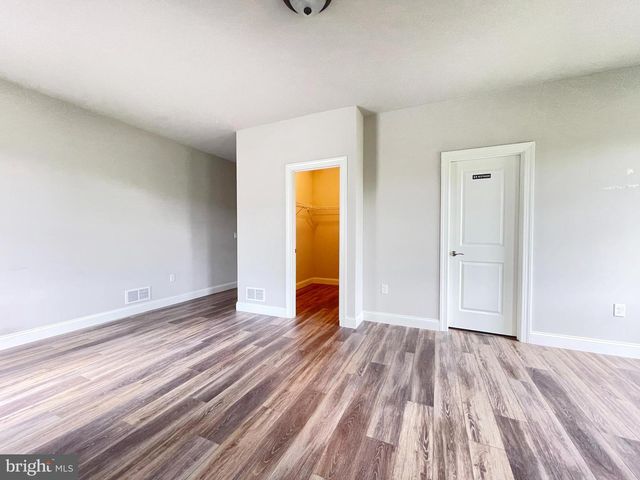 106 TREE TOP LN, Middletown, PA 17057