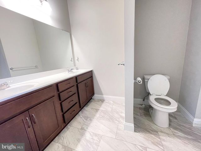 106 TREE TOP LN, Middletown, PA 17057