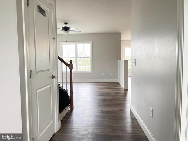 106 TREE TOP LN, Middletown, PA 17057