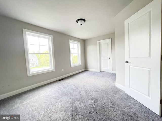 106 TREE TOP LN, Middletown, PA 17057