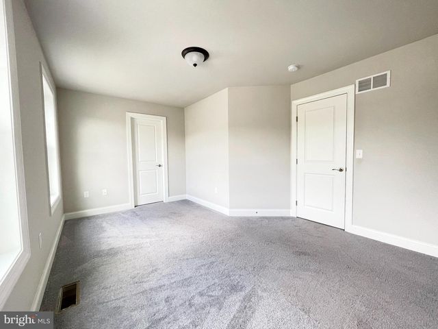 106 TREE TOP LN, Middletown, PA 17057