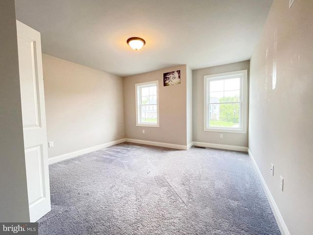 106 TREE TOP LN, Middletown, PA 17057
