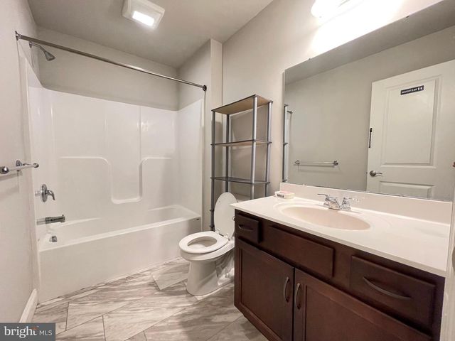 106 TREE TOP LN, Middletown, PA 17057