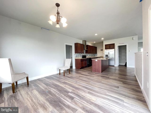 106 TREE TOP LN, Middletown, PA 17057