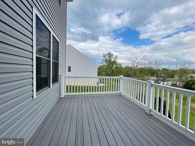 106 TREE TOP LN, Middletown, PA 17057