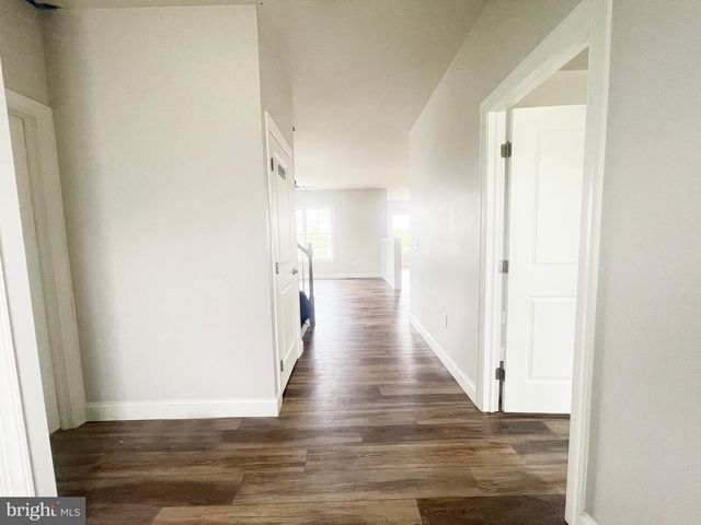 106 TREE TOP LN, Middletown, PA 17057