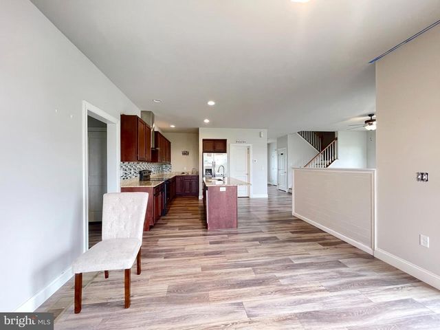 106 TREE TOP LN, Middletown, PA 17057