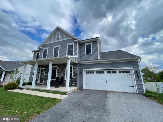 106 TREE TOP LN, Middletown, PA 17057