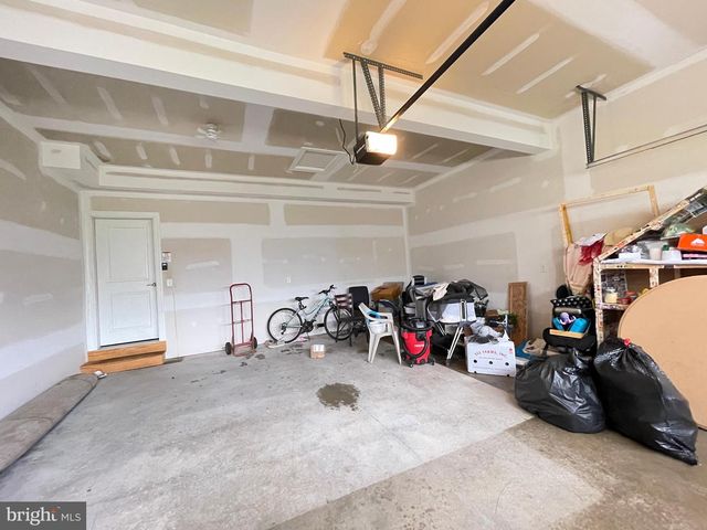106 TREE TOP LN, Middletown, PA 17057