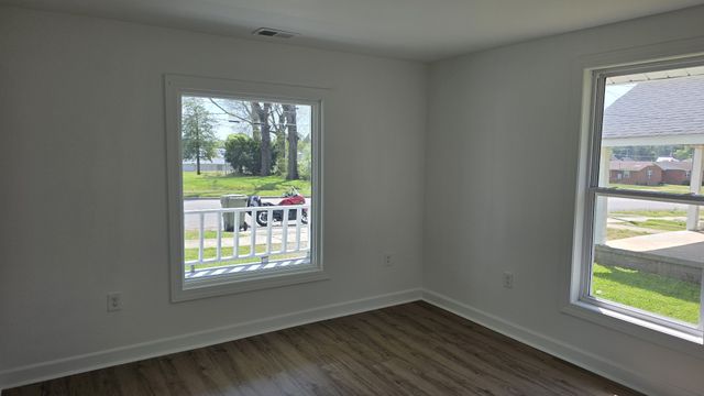 314 Deller St, W, Lawrenceburg, TN 38464