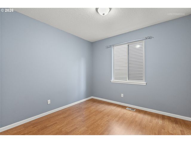 807 Nw BROOKHILL St, Hillsboro, OR 97124