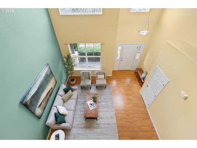 807 Nw BROOKHILL St, Hillsboro, OR 97124