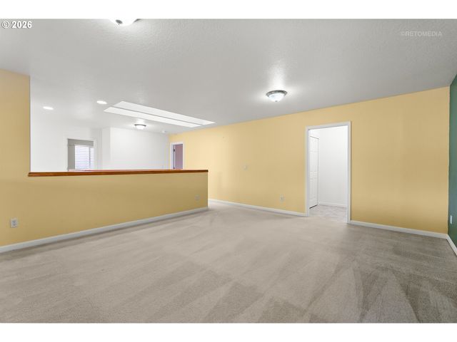 807 Nw BROOKHILL St, Hillsboro, OR 97124