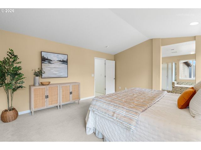 807 Nw BROOKHILL St, Hillsboro, OR 97124