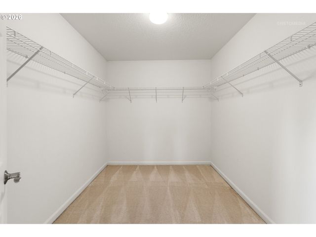 807 Nw BROOKHILL St, Hillsboro, OR 97124