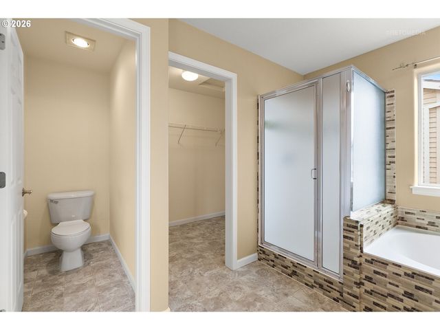 807 Nw BROOKHILL St, Hillsboro, OR 97124