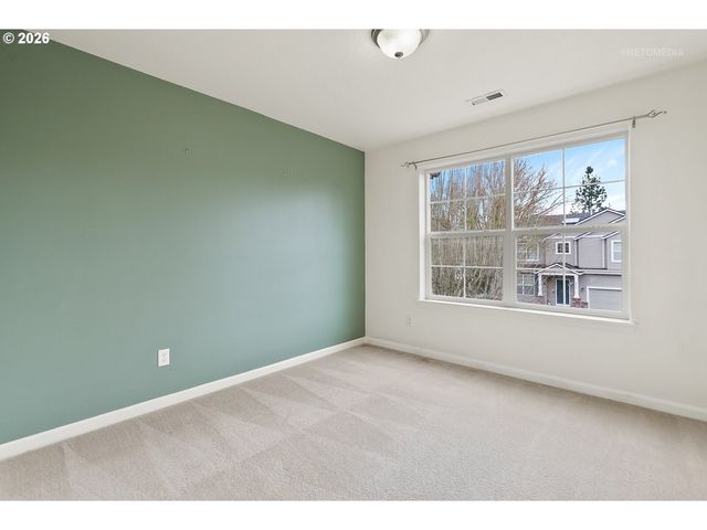 807 Nw BROOKHILL St, Hillsboro, OR 97124