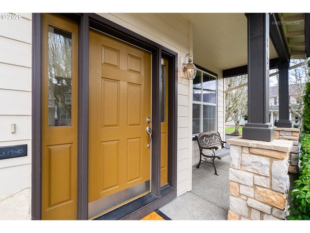 807 Nw BROOKHILL St, Hillsboro, OR 97124