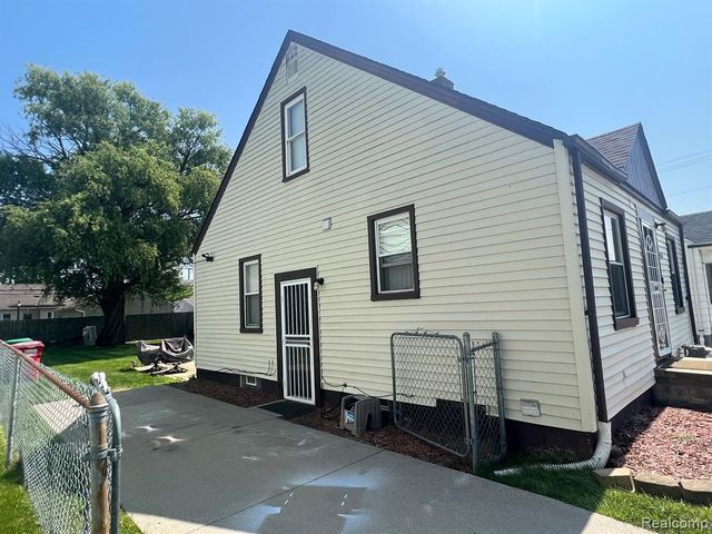 22010 Gascony Avenue, Eastpointe, MI 48021