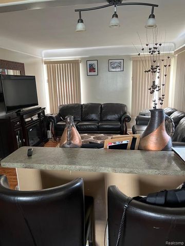 22010 Gascony Avenue, Eastpointe, MI 48021