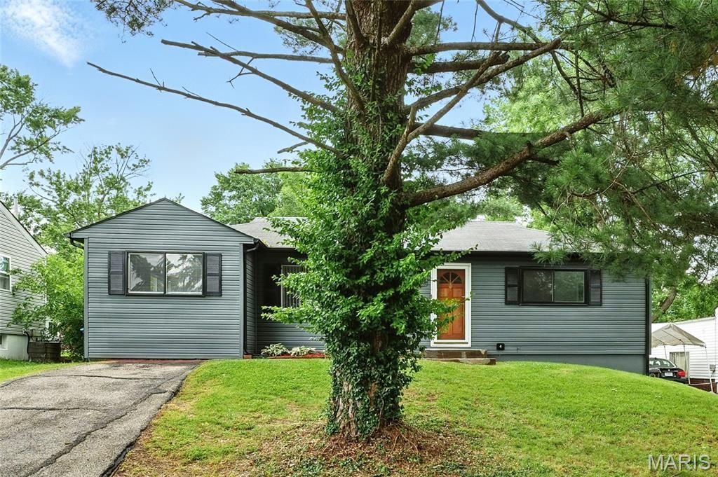 1005 Edgehill Drive, Ferguson, MO 63135