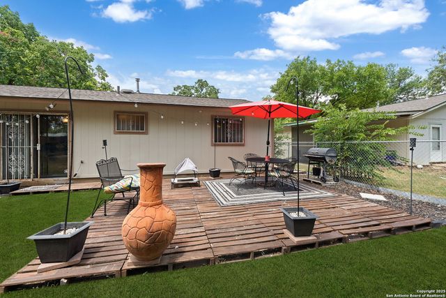 5622 Rushhill St, San Antonio, TX 78228