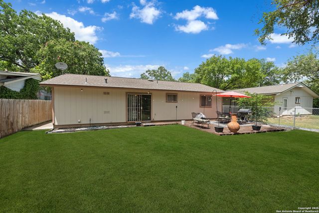 5622 Rushhill St, San Antonio, TX 78228