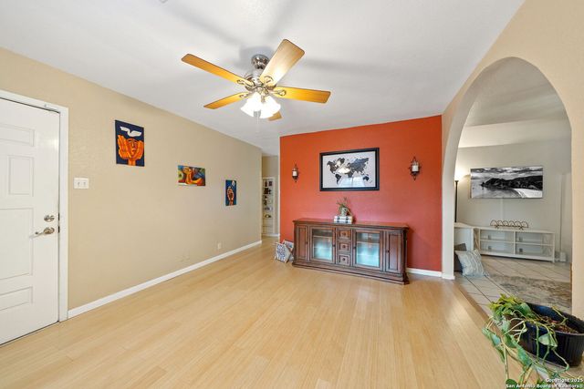 5622 Rushhill St, San Antonio, TX 78228