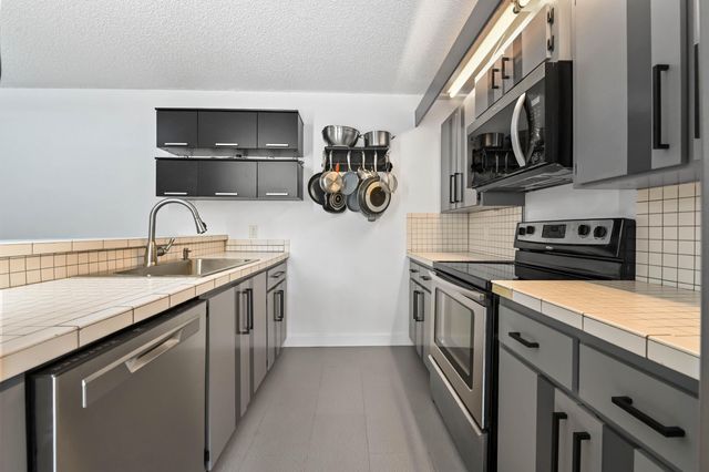 2007 20th Lane, Greenacres, FL 33463