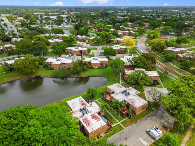 2007 20th Lane, Greenacres, FL 33463