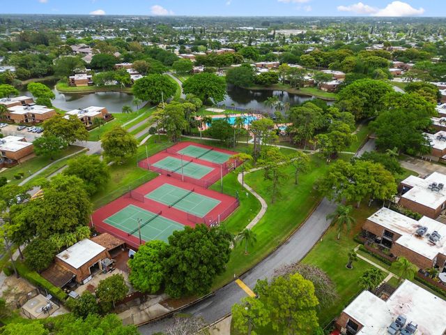 2007 20th Lane, Greenacres, FL 33463