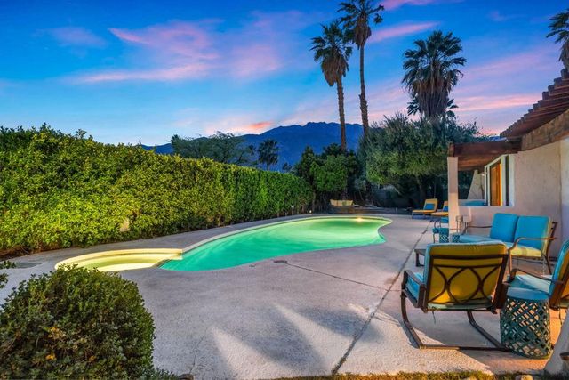 1385 E Via Escuela, Palm Springs, CA 92262