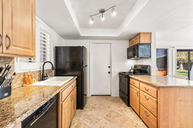 1385 E Via Escuela, Palm Springs, CA 92262