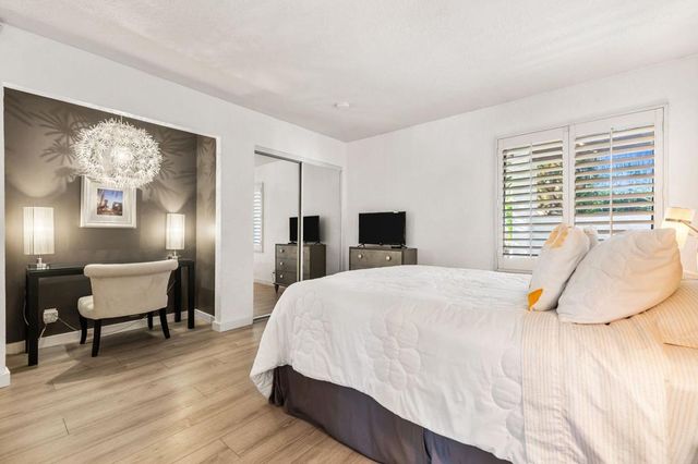 1385 E Via Escuela, Palm Springs, CA 92262