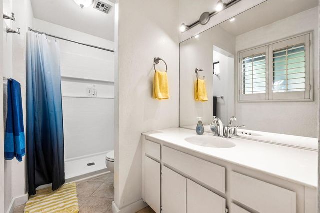 1385 E Via Escuela, Palm Springs, CA 92262