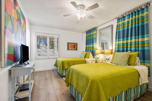 1385 E Via Escuela, Palm Springs, CA 92262