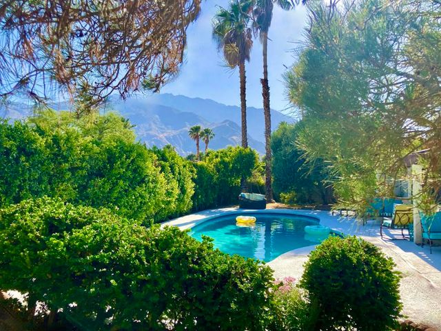 1385 E Via Escuela, Palm Springs, CA 92262