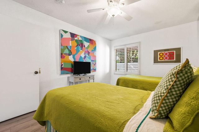 1385 E Via Escuela, Palm Springs, CA 92262