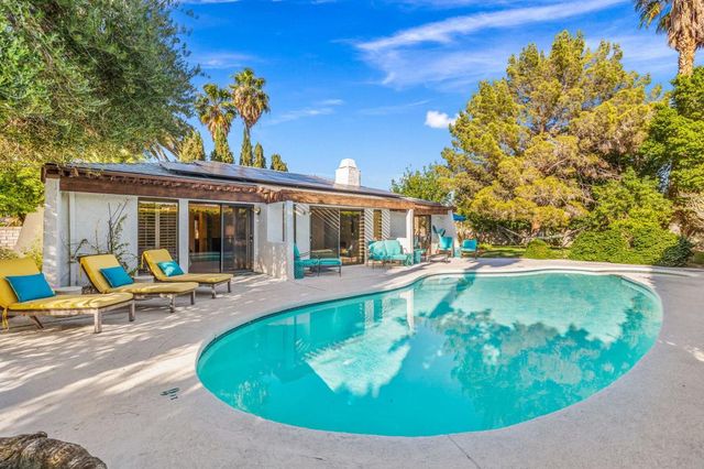 1385 E Via Escuela, Palm Springs, CA 92262