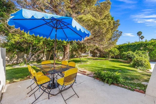 1385 E Via Escuela, Palm Springs, CA 92262