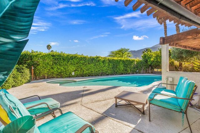 1385 E Via Escuela, Palm Springs, CA 92262