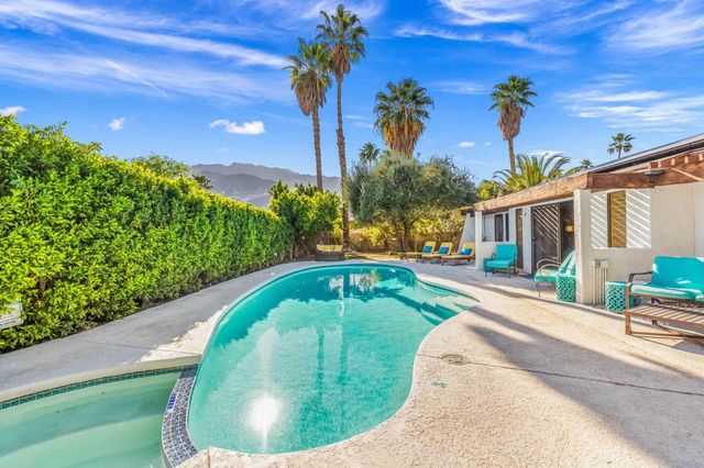 1385 E Via Escuela, Palm Springs, CA 92262