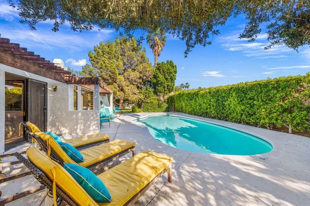 1385 E Via Escuela, Palm Springs, CA 92262