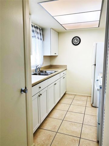 2003 GREENBRIAR BOULEVARD 4, Clearwater, FL 33763