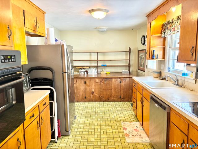 29 Constance Drive, Manchester, CT 06042