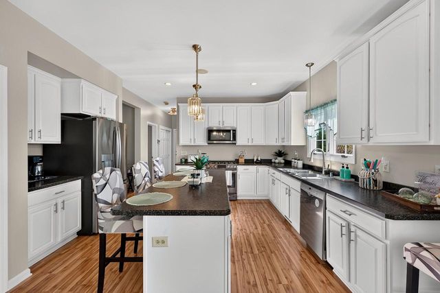 5780 Stefanie WAY, Caledonia, WI 53108